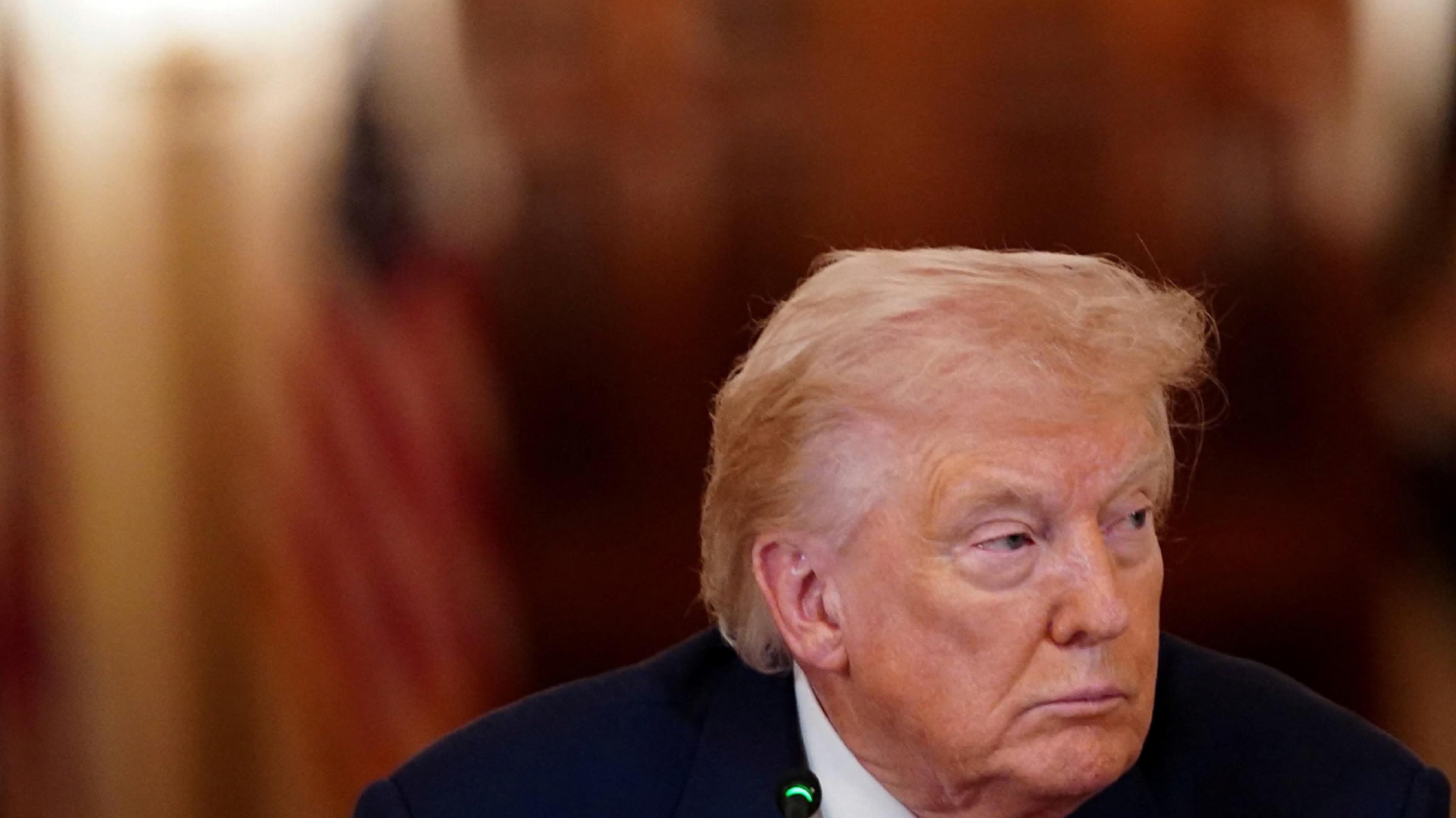 烧自己的钱，帮对手上位，特朗普真是好人啊！