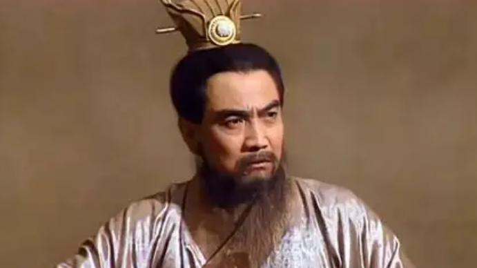 败走华容道、割袍断须！曹操 3 次致命惨败，为啥越败越稳？