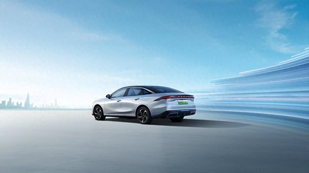 三月购车选电混 银河 L6 EM-i 成8万左右电混家轿首选