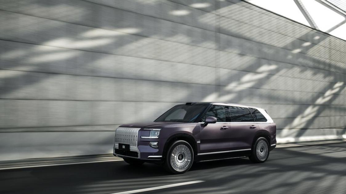 过年回家开哪台？看极氪9X、问界M9和奔驰GLS的场面与舒适