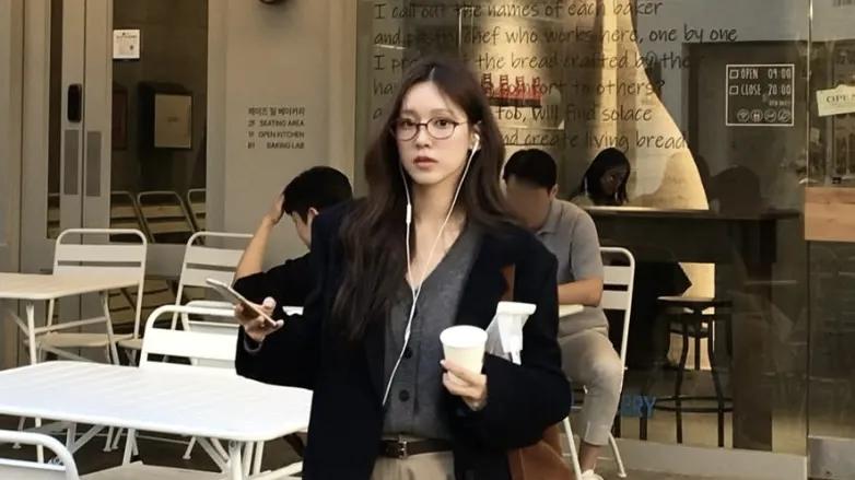 矮个子牛马要兼顾“职场利落+日常松弛”就看她: 4个显高实用搭配秘诀，不费力的高级感！