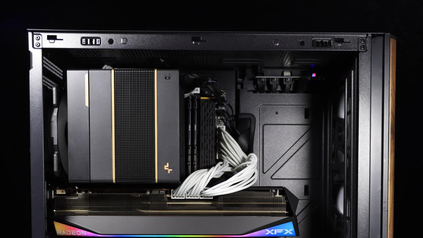 搭配 9070 XT 显卡也能让 9850X3D 轻松干掉 285K