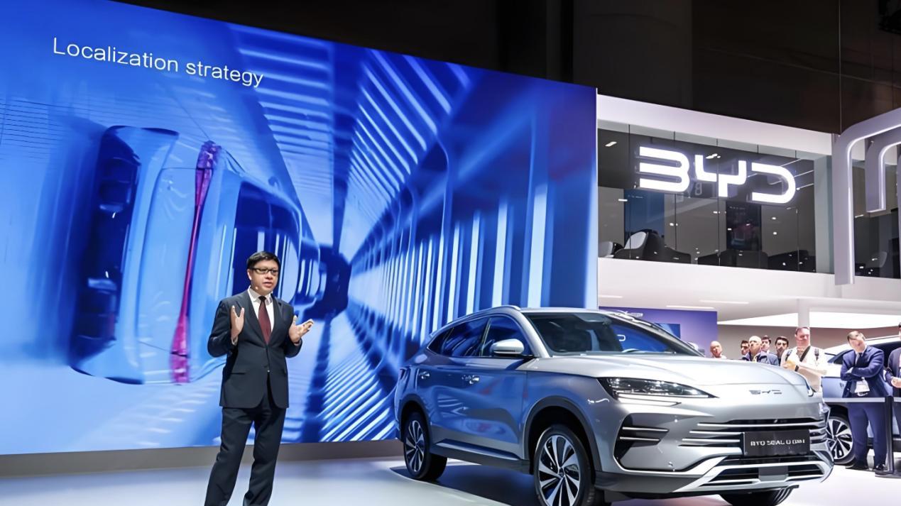 比亚迪2025年出口破100万辆！新能源车霸主地位无可撼动！