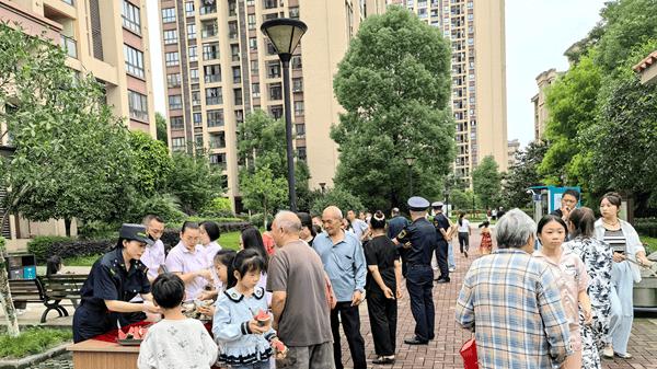 涪陵贵博东方明珠小区开展“粽香端午 福满安康”活动