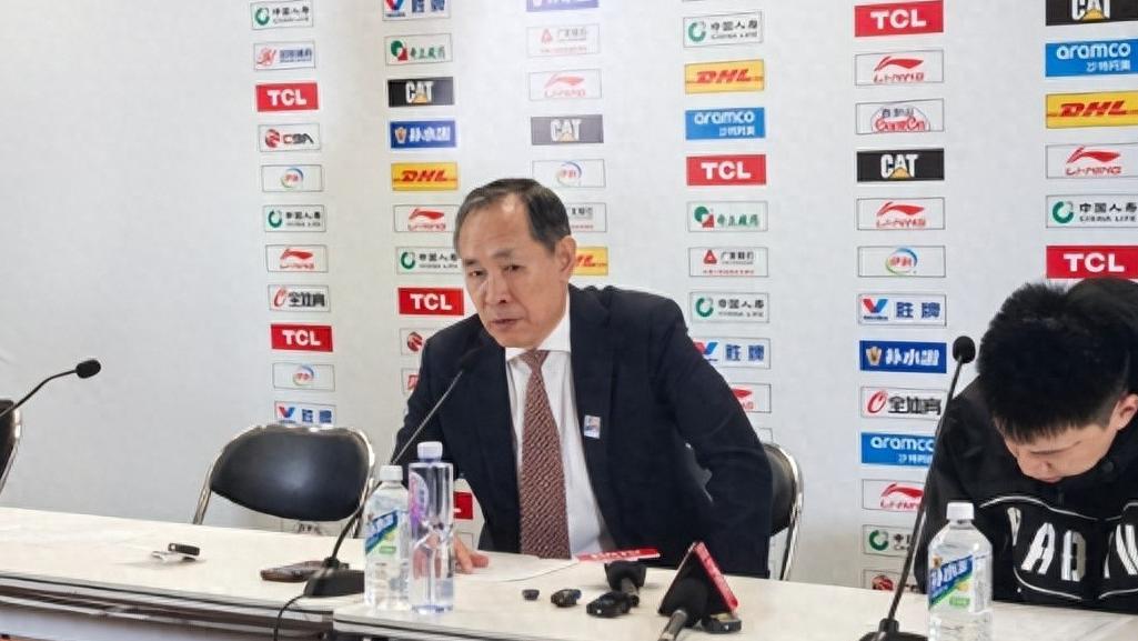 徐利民对第四节外援选择给出解释 看着合理却有瑕疵 最后不叫暂停？