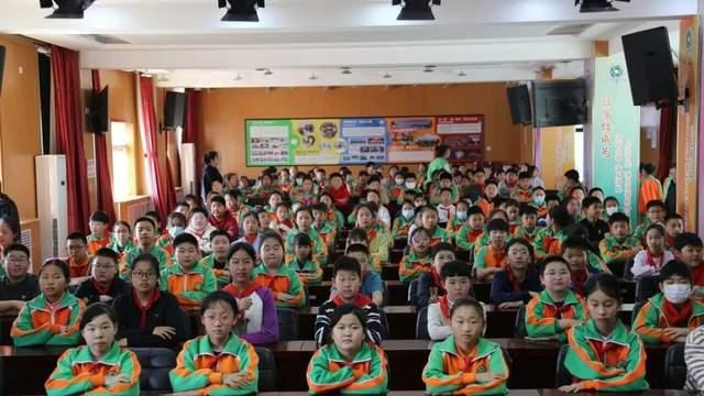 北京市昌平区平西府中心小学开展“明法计划”公益普法活动