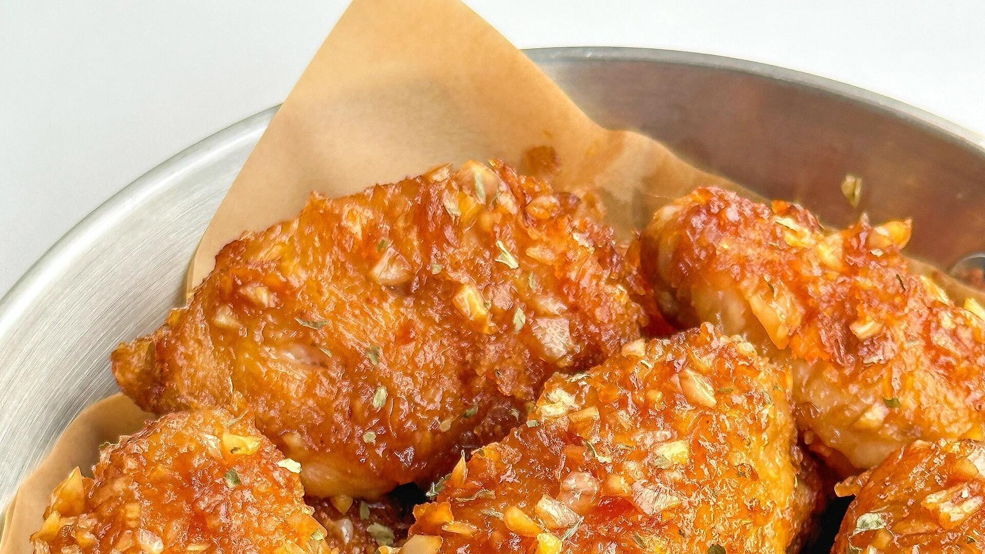 黄油脆皮鸡翅：外酥里嫩香到舔手指！
