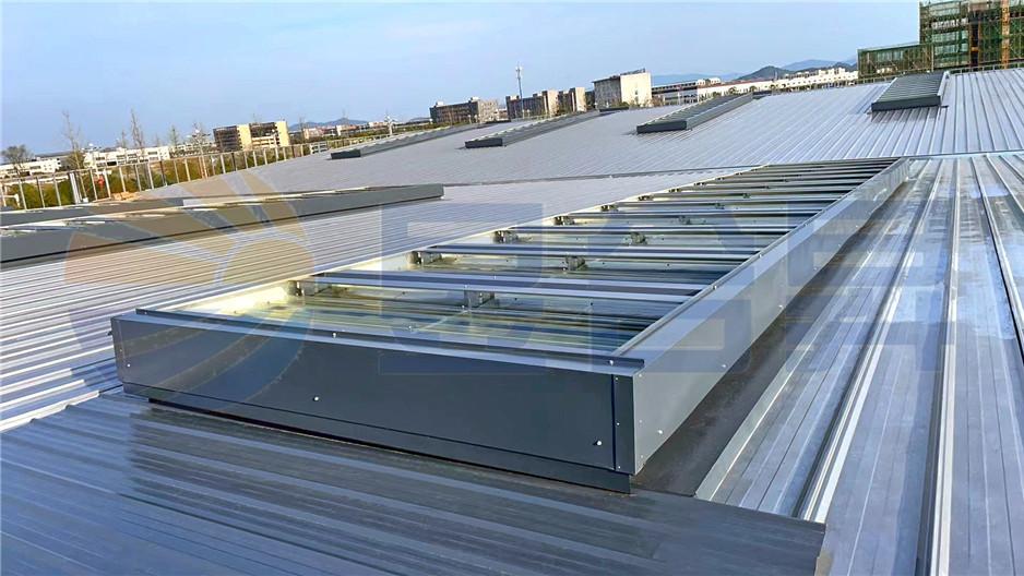 3m宽成品电动启闭式薄型通风天窗