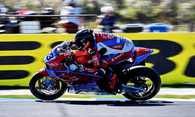 张雪机车夺冠刷屏热搜：一个中国品牌，如何撞开37年技术天花板？