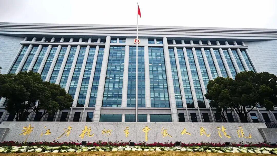 AI替代岗位引劳动争议，多地法院判企业违法解雇需赔偿