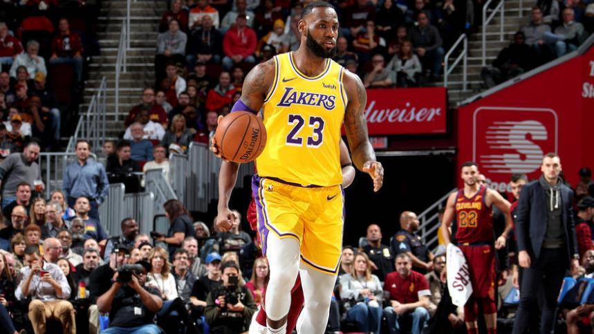 就在今天，詹姆斯连续21年的NBA历史第一纪录，终于中断了