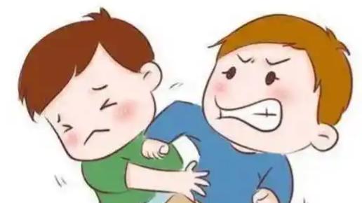孩子总爱动手打人？别急着吼！用这4招帮他种下“不伤害”的善良种子