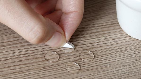 硅胶饰品贴双面胶不牢固怎么办？