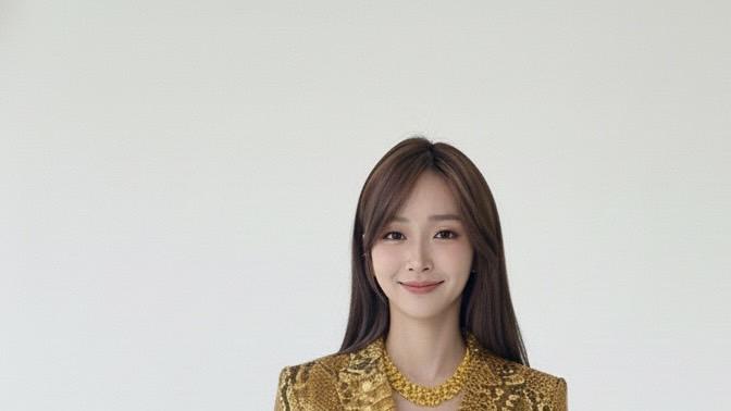 春晚星推官许雅涵和全球星光流行娱乐台Jeff总编Candy时尚专栏