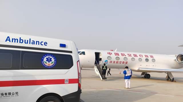 天津机场边检站开通“绿色通道”全力保障重症患者紧急入境