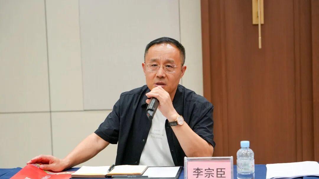 广西中医药大学与巴马世纪养生园开展校企战略合作洽谈丨共探中医药康养产业融合发展新路径