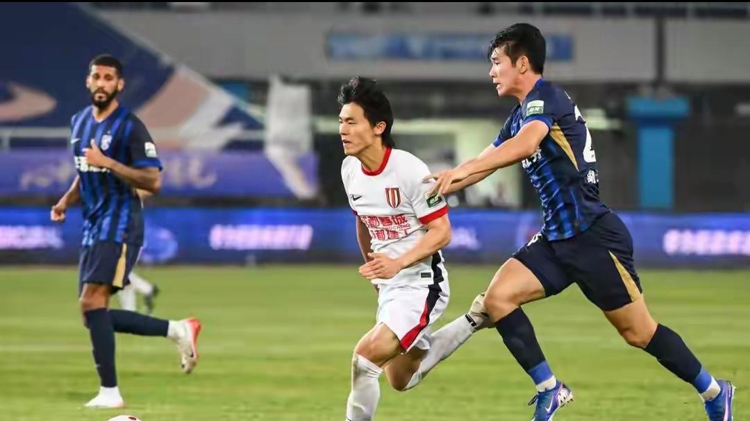 第73分钟胡荷韬造点 武汉三镇队主场0比1不敌成都蓉城队