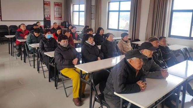 义马市自然资源和规划局党支部与霍村社区开展共学共建活动