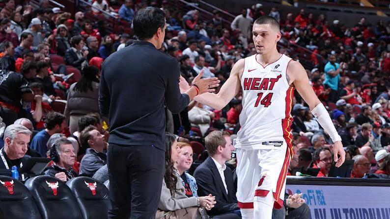 封神级交易！热火完美方案曝光：送罗齐尔+冗余锋线换霍勒迪