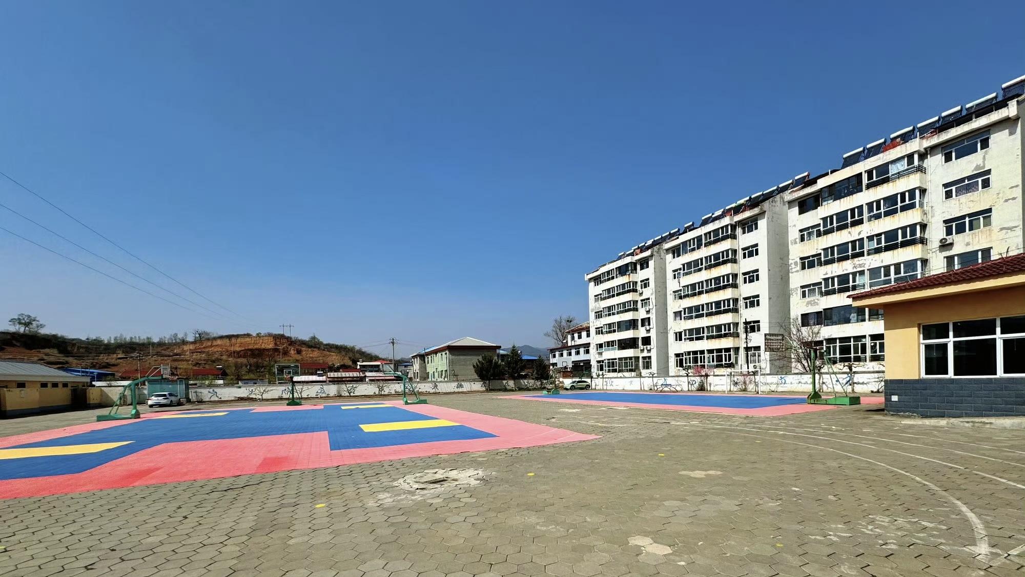 鹿晗36岁生日：公益足球场落地河北，工作室却因“摆烂”上热搜