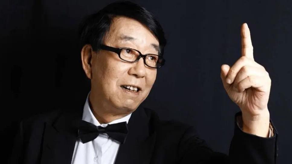 他承包了《西游记》配乐，追讨版权却只得两块七，韩寒为他抱不平，如今过得如何了？