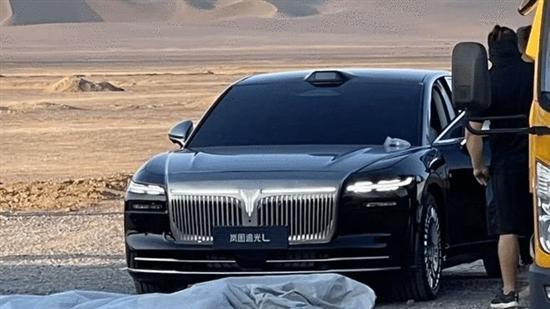 岚图追光L改头换面杀回高端轿车市场