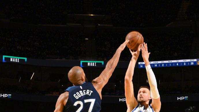 25岁前得分超甜瓜历史第四！华子42+8+5，终结3连败，送勇士4连败