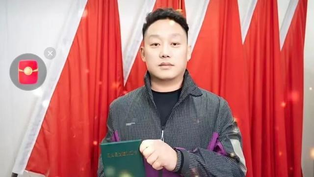 “路虎大哥”撞出的不是争议，是河南汉子十几年的脊梁！