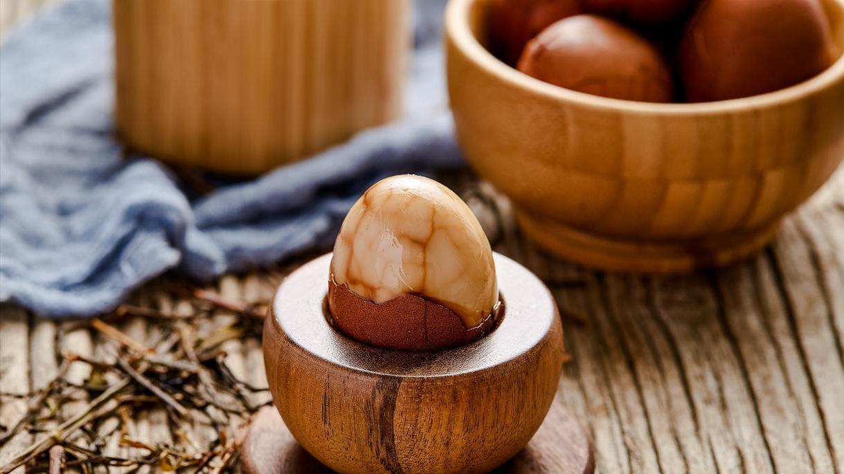 为什么便利店的茶叶蛋，比家里煮的更香更入味？