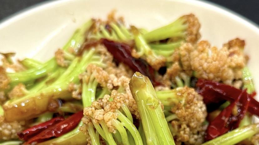 干煸花菜，家常做法，焦香脆嫩，好吃到停不下来