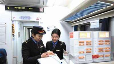 春运中的“三八”红旗女子包乘组： 一场跨越68年的温情传承