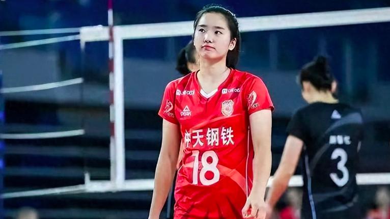 女排联赛焦点战！江苏3-0横扫河南，吴梦洁领衔进攻铁三角，暴露高大化背后一传命门