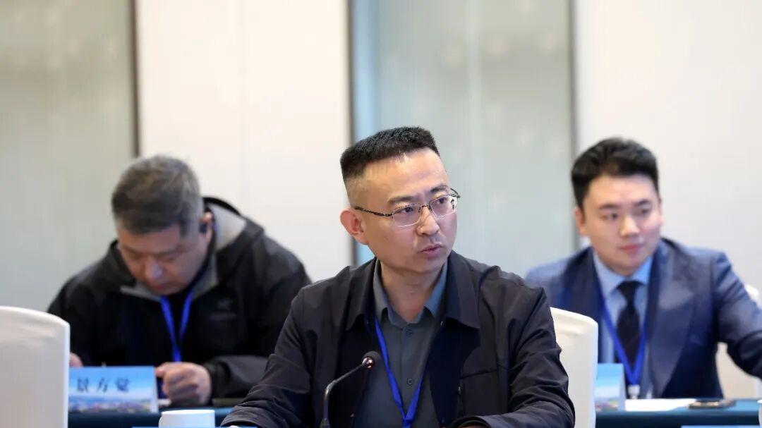 运城市青年企业家座谈会隆重召开 刘忠森参会并发言