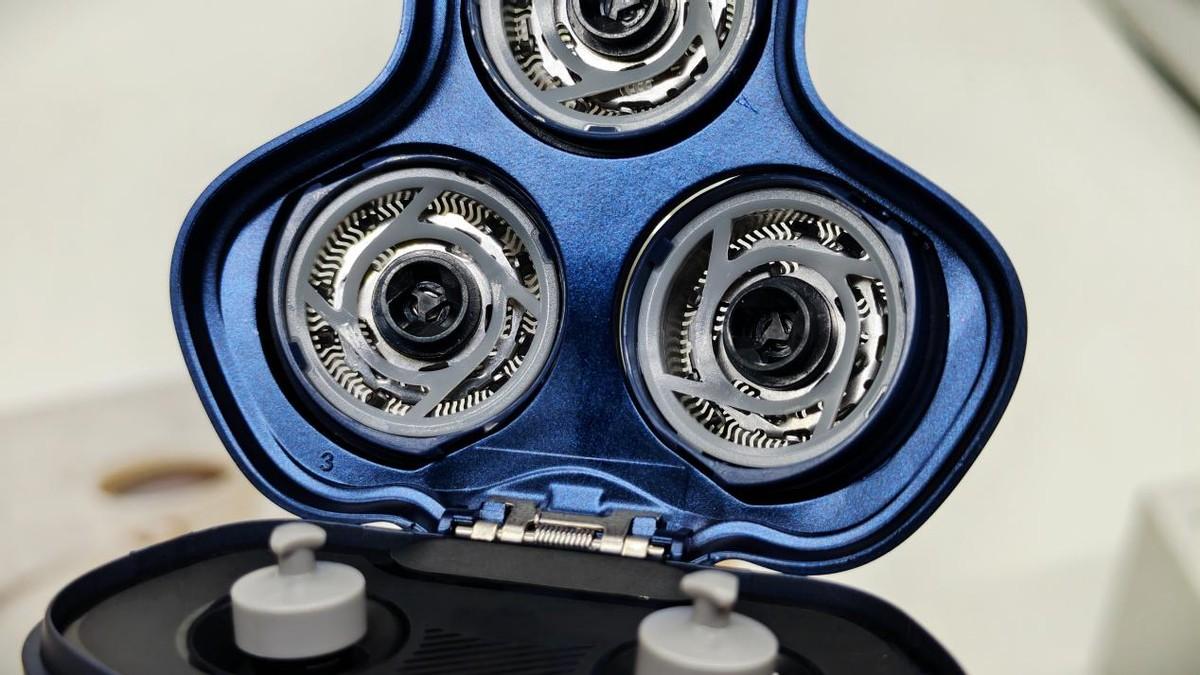 智能与舒适兼得，小米三刀头剃须刀Pro全面评测：399元性价比封神？