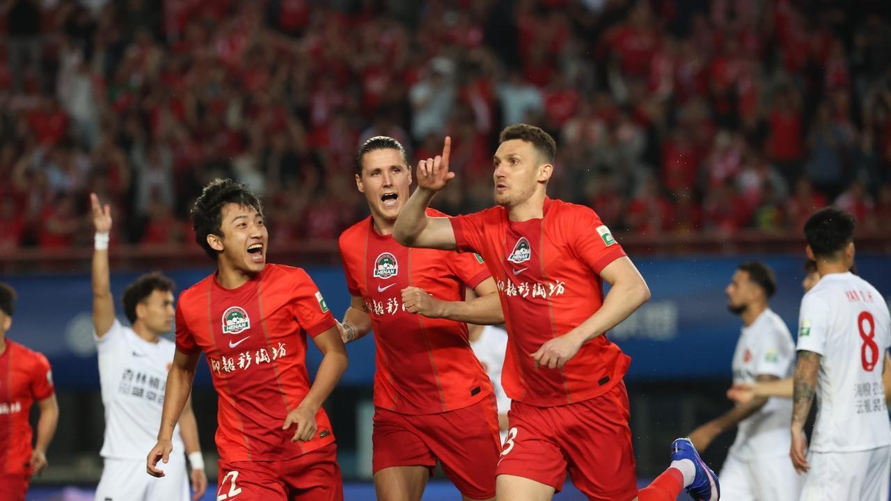 河南4-0辽宁铁人，赛后评分出炉：河南10号排第一