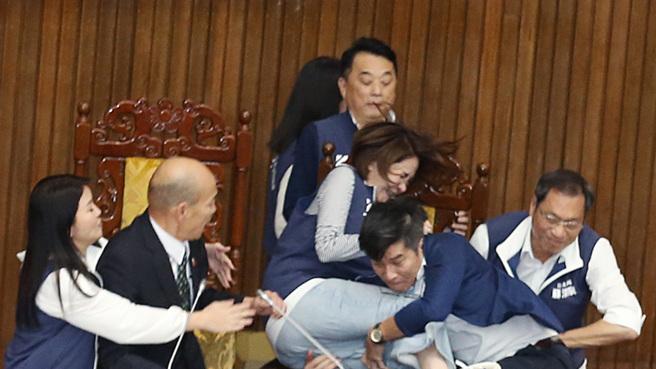 10立委遭起，钟佳滨为何没事？叶元之爆原因