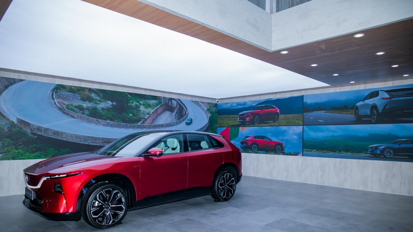 日产NX8与马自达EZ-60：新能源家用SUV赛道双雄呈现