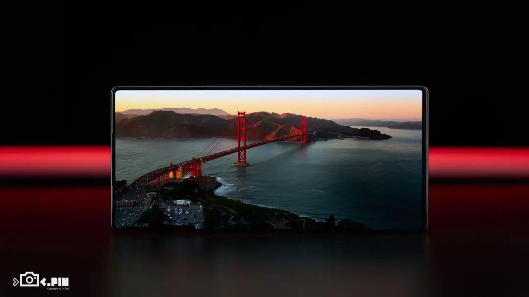 红魔 11 Air 没那么 Air ，但确实很红魔