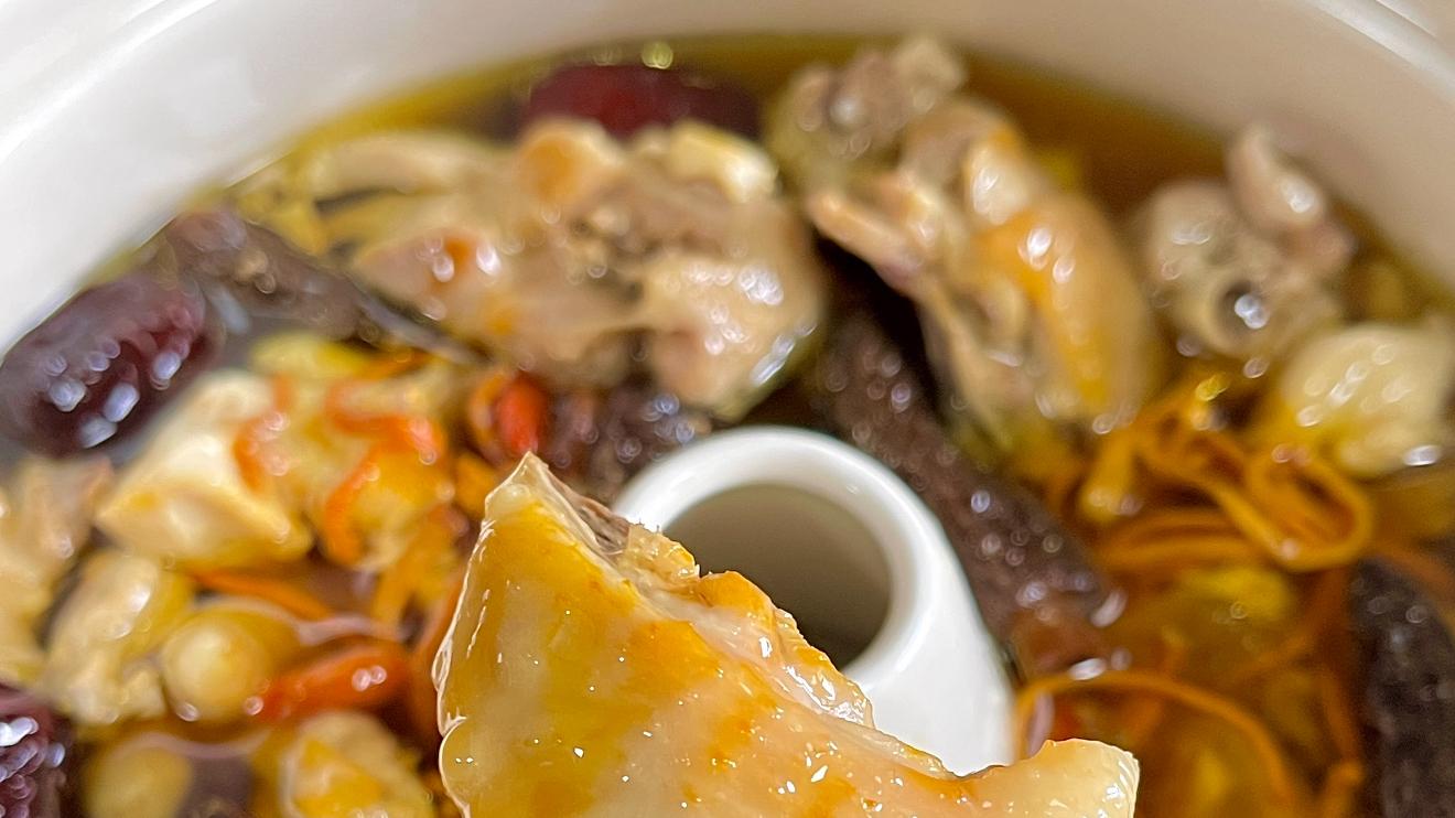 家常汽锅鸡：鲜掉眉毛的暖锅