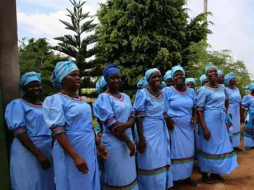 以湖立国的非洲小国 曾建立钢铁帝国 现今艾滋病泛滥