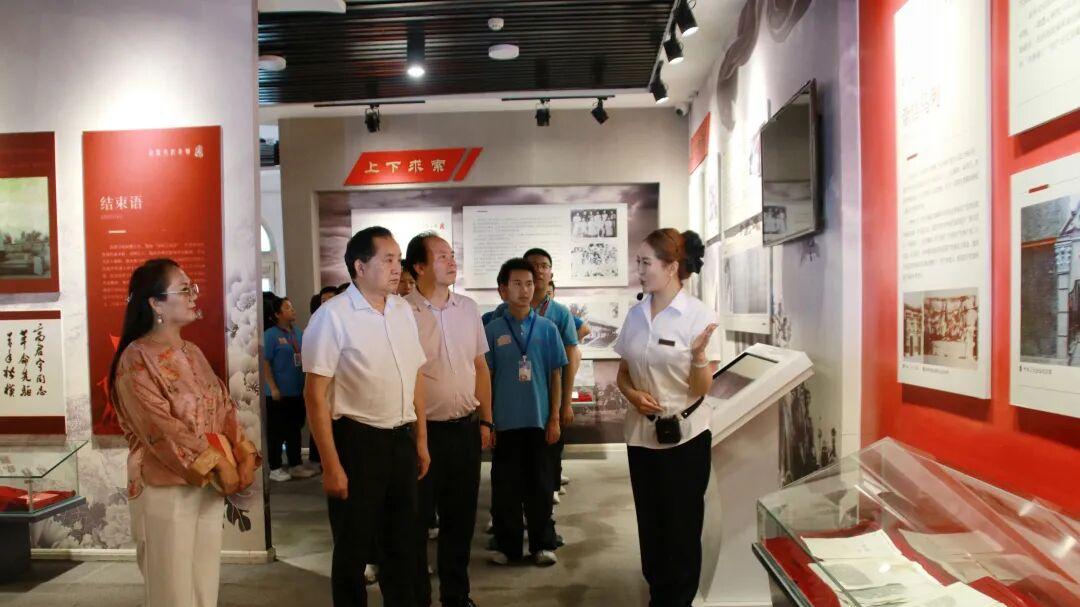 《开国五大书记求学之路》读书分享会在静乐县君宇中学成功举办