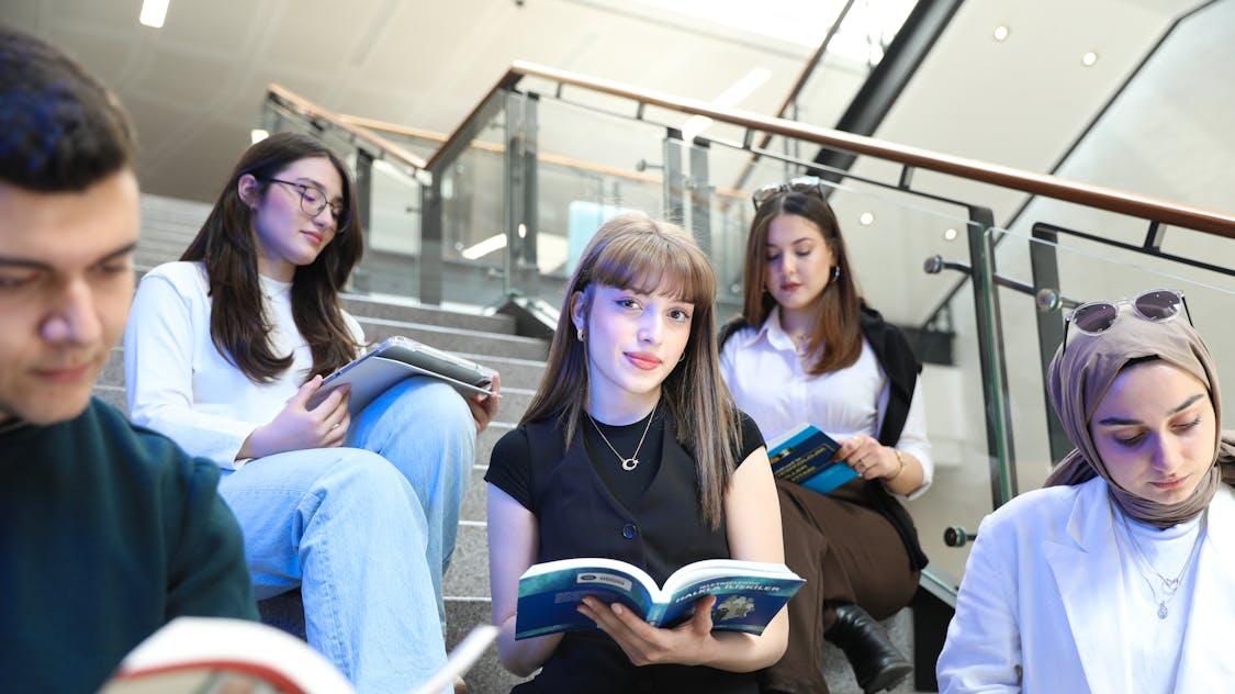 大学老师想要亲手撕毁一份作业：这几句“狠话”她再也憋不住了