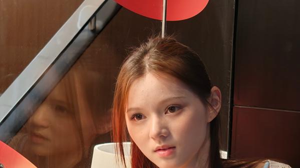 以后拍女朋友，真·不用带相机了