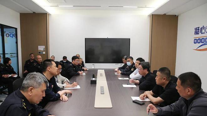 运城市城市管理局就“五一”假期期间盐湖景区周边市容秩序管控工作进行现场办公