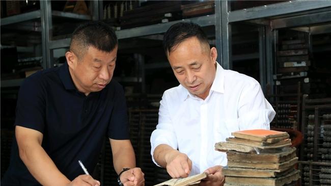 匠心藏珠二十载，指尖文脉续千年——郓城民间收藏家徐福周与他的算盘珍藏馆