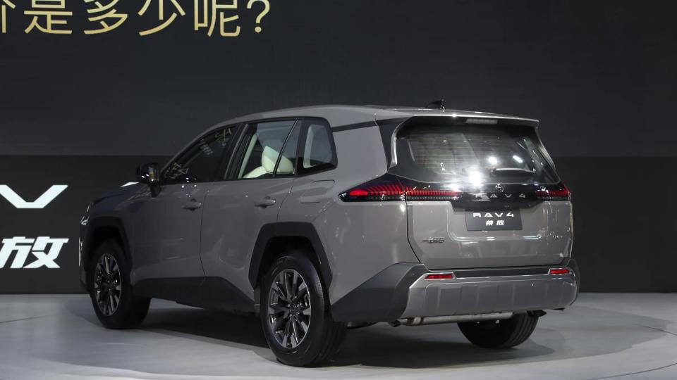 野性再加强！全新丰田RAV4荣放上市，网友：不降价很难有出路