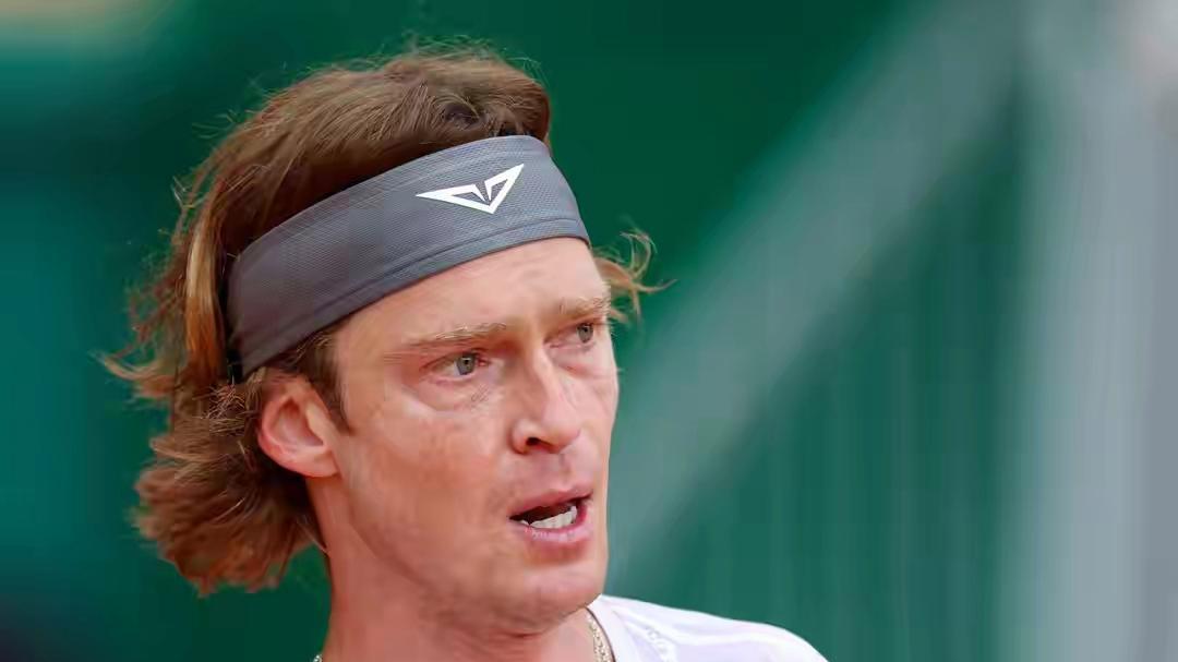 卢布列夫2-1逆转挺进巴塞罗那公开赛决赛冲击第十八冠