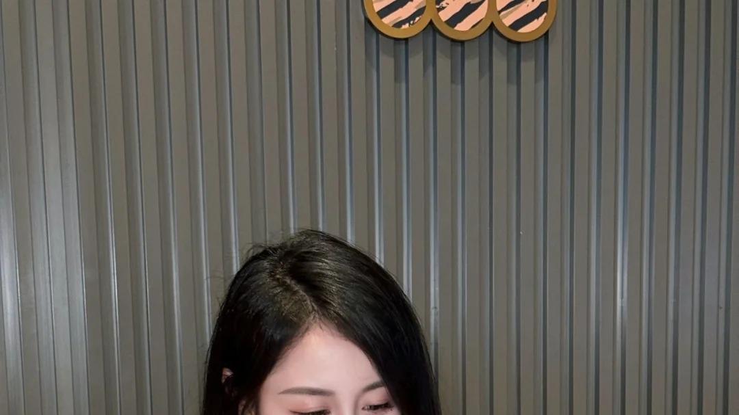 最近换了新手机，世界和我都清晰了✨