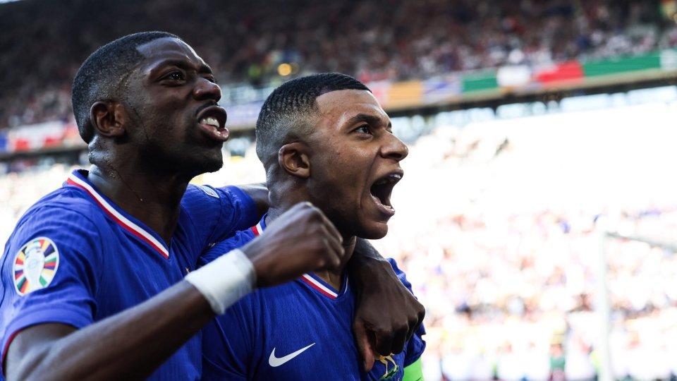 德尚公布法国队26人大名单：三大位置引争议，锋线豪华后防顶级