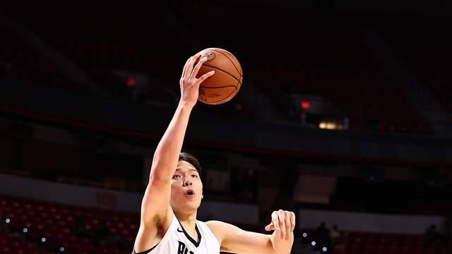 瀚森打出高光表现！全场18+10+5太出色 主帅：取胜关键就是杨瀚森